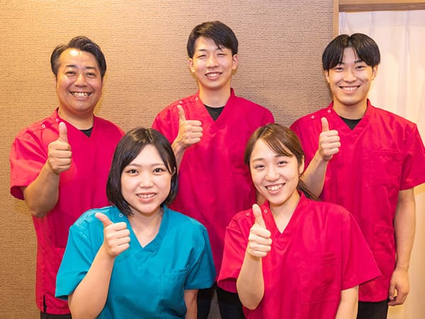 うららか整骨院スタッフ集合写真